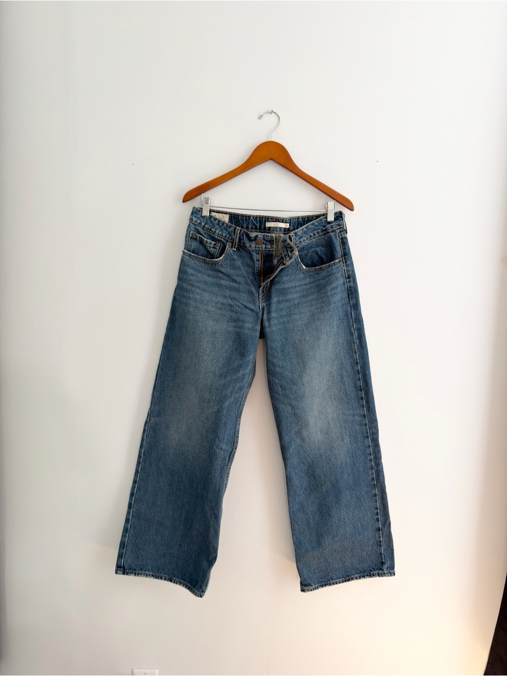 Levi’s Size 30 Low Loose Jeans - Picture 3 of 12